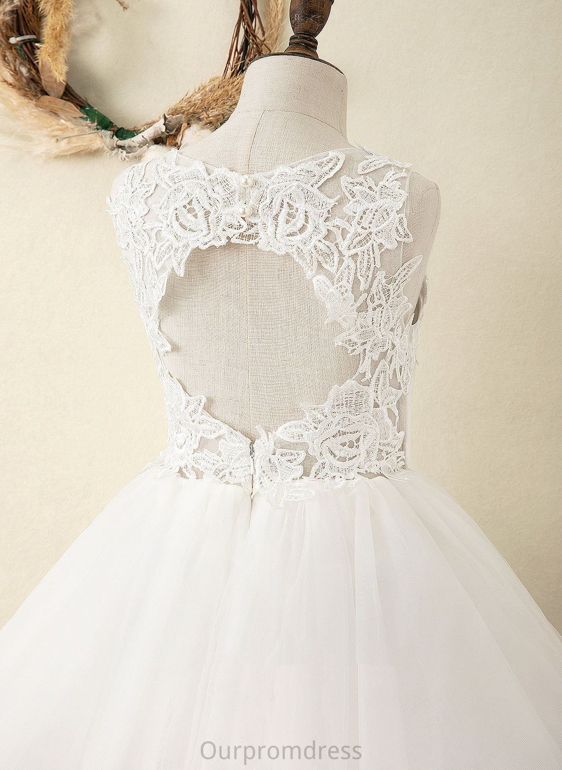 A-Line Tulle/Lace Scoop Neck Flower Sleeveless Flower Girl Dresses Knee-length Dress - Tiara Girl