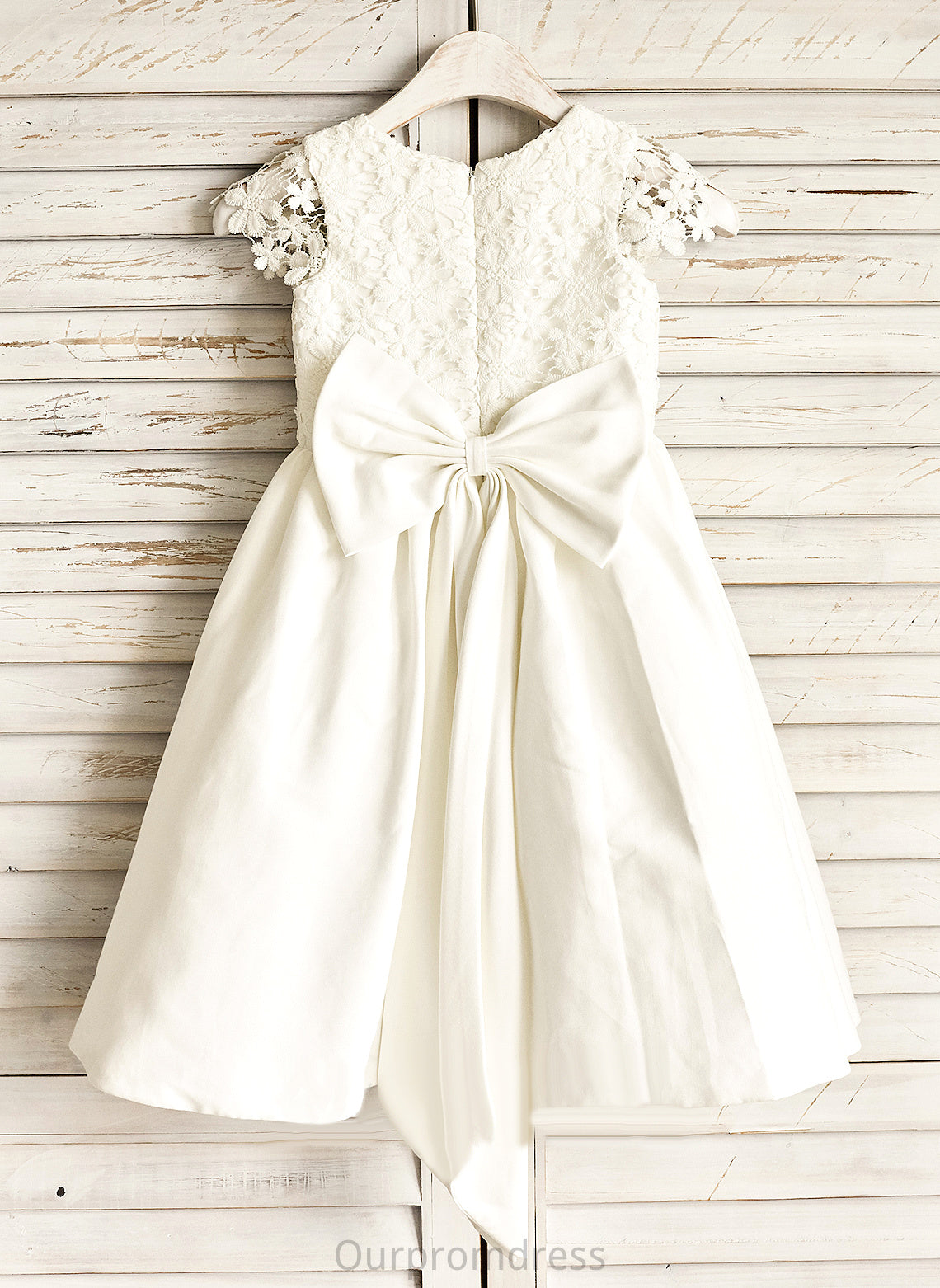 Knee-length Flower Sleeveless Lace/Bow(s) - With Flower Girl Dresses Satin A-Line April Neck Girl Dress Scoop