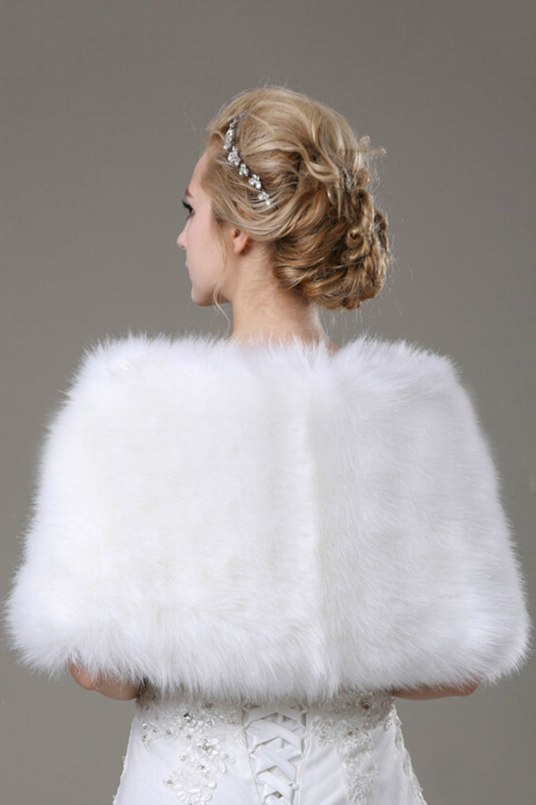 Elegant Faux Fur Wedding Wrap