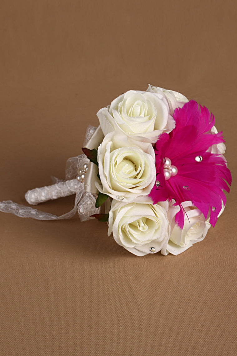 Round Style The Bride Holding Flowers (18*16cm)