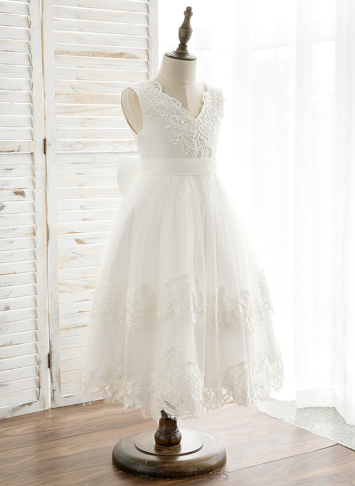 V-neck Bow(s)/V Regina Back Dress - Flower Girl Dresses Tea-length Girl With Sleeveless Tulle/Lace A-Line Flower