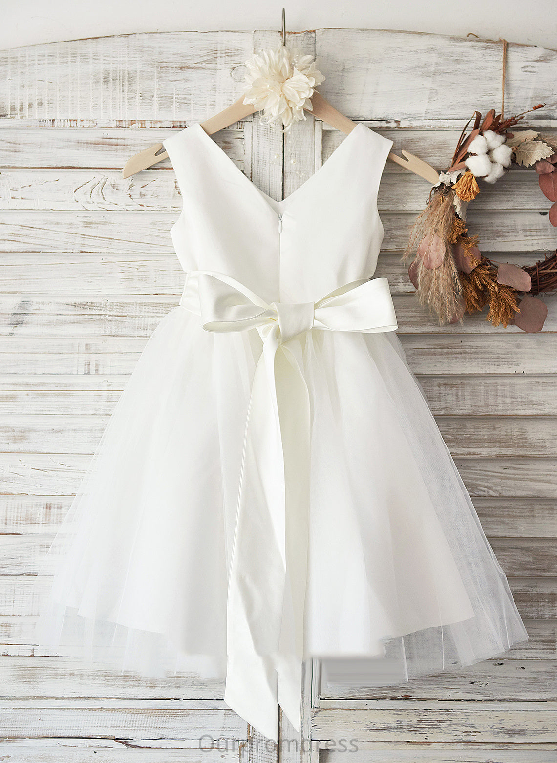 V-neck Flower A-Line Bow(s) Girl Dress Flower Girl Dresses Knee-length With - Satin/Tulle Violet Sleeveless