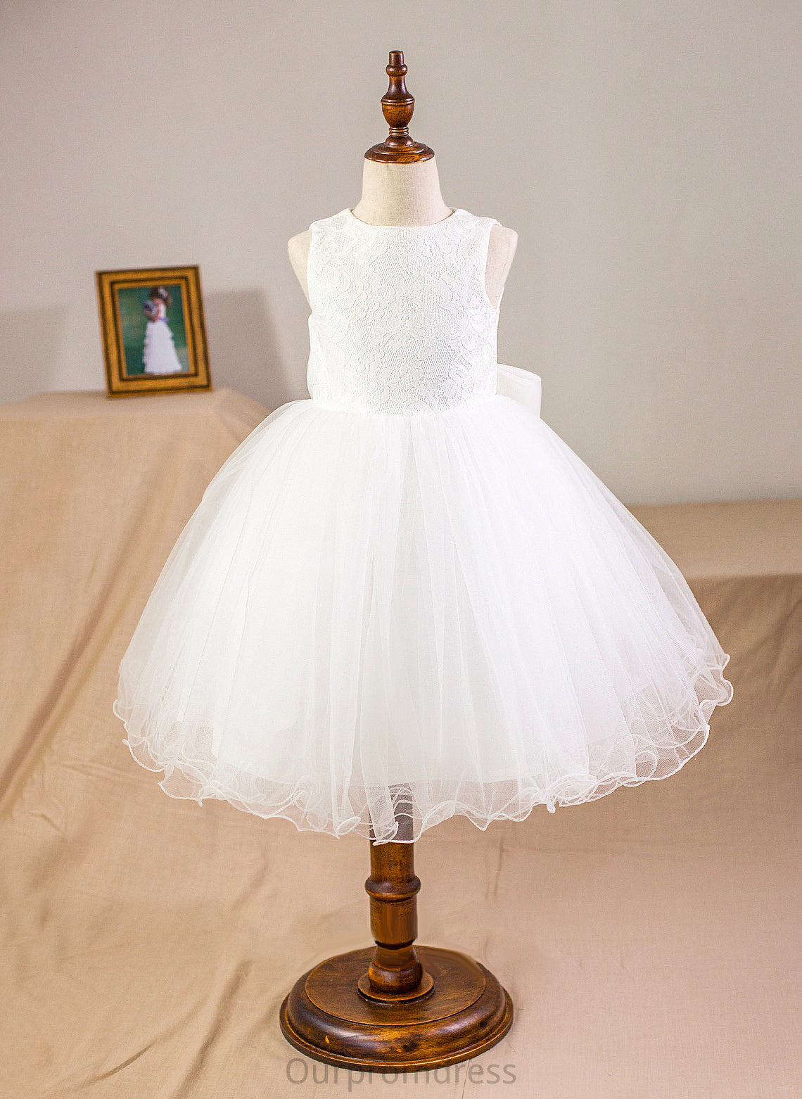 With Ball-Gown/Princess Sophia Dress Girl Knee-length Bow(s) - Sleeveless Flower Girl Dresses Neck Scoop Flower Satin/Tulle/Lace