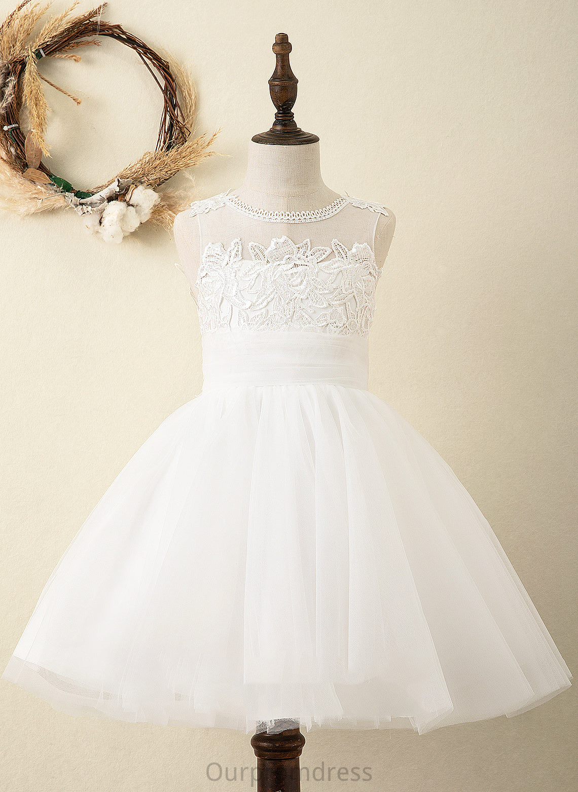 A-Line Tulle/Lace Scoop Neck Flower Sleeveless Flower Girl Dresses Knee-length Dress - Tiara Girl