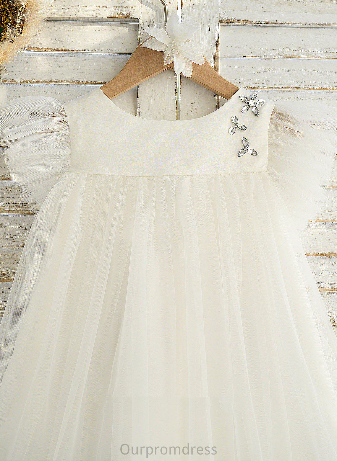 Satin/Tulle Flower Girl Dresses Sleeveless Flower Girl Neck Dress Martina Scoop With Ruffles - Knee-length A-Line