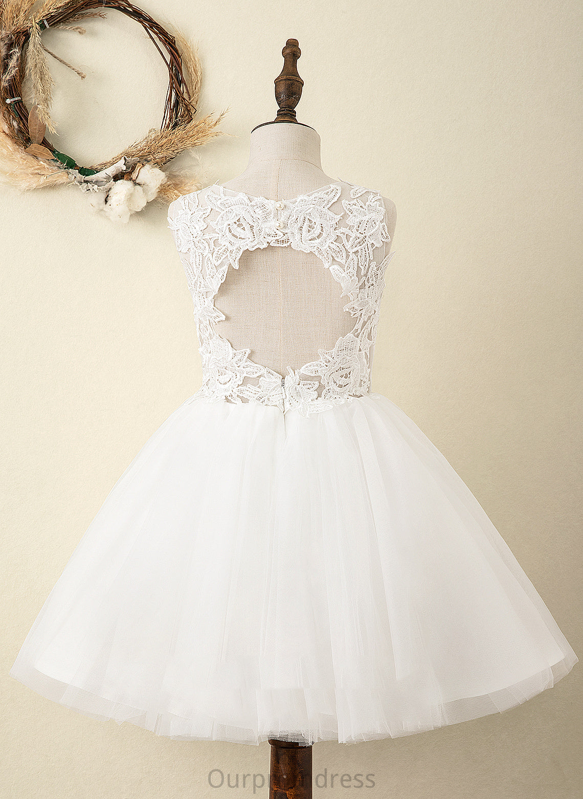 A-Line Tulle/Lace Scoop Neck Flower Sleeveless Flower Girl Dresses Knee-length Dress - Tiara Girl