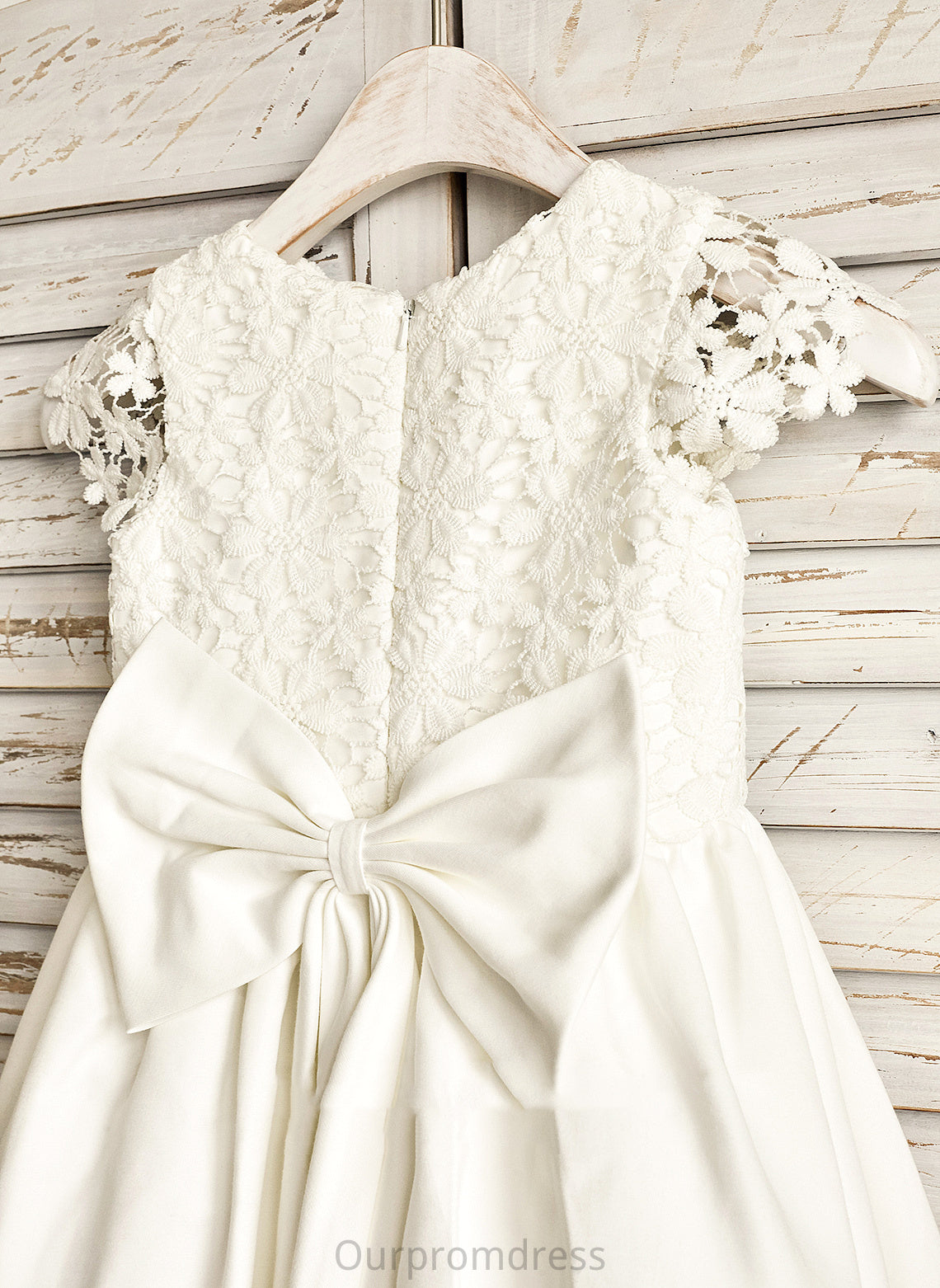 Knee-length Flower Sleeveless Lace/Bow(s) - With Flower Girl Dresses Satin A-Line April Neck Girl Dress Scoop