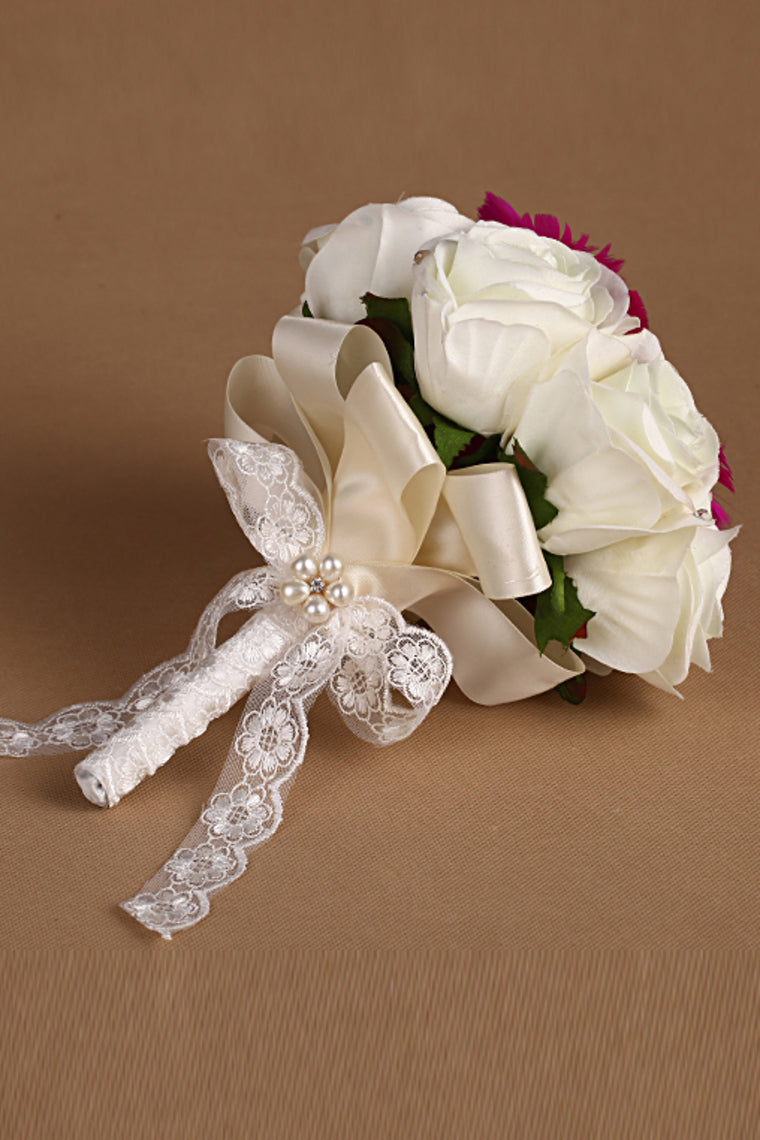 Round Style The Bride Holding Flowers (18*16cm)