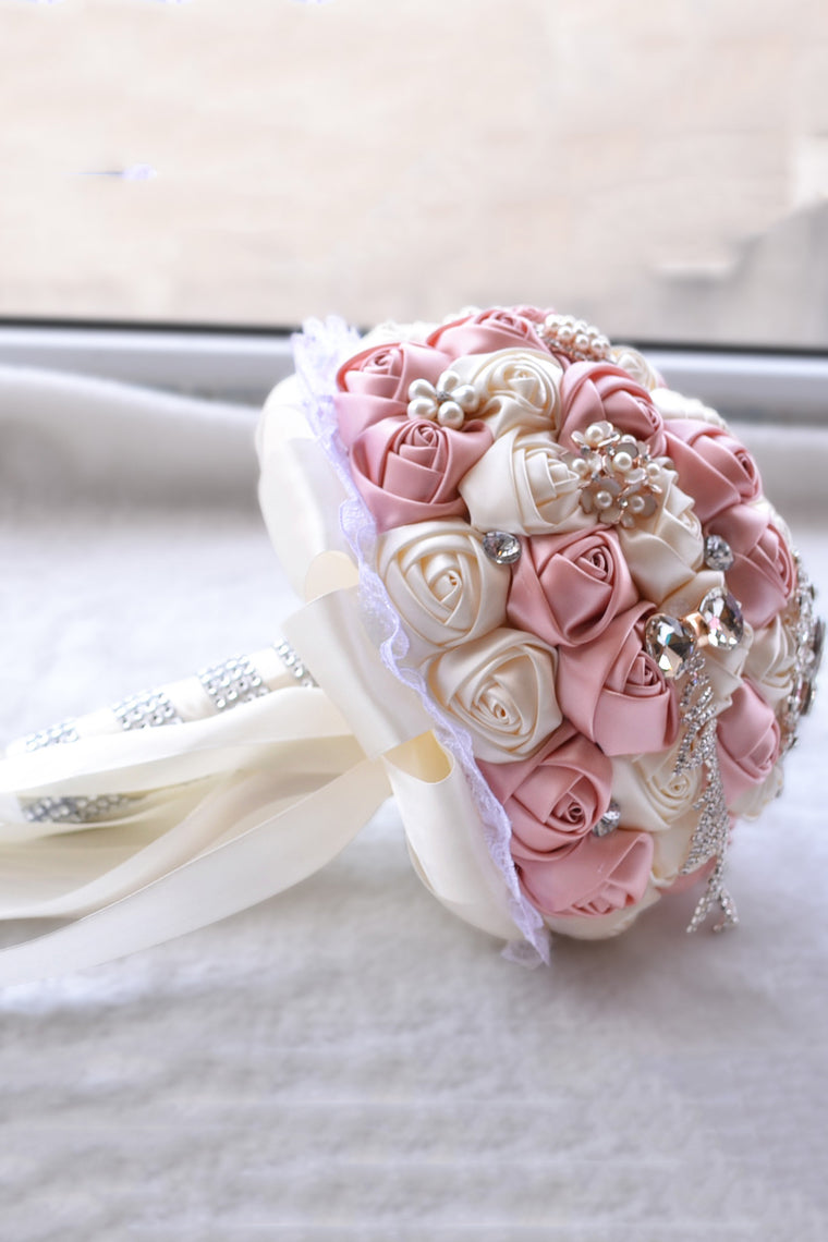 Elegant Round Satin/Ribbon Bridal Bouquets